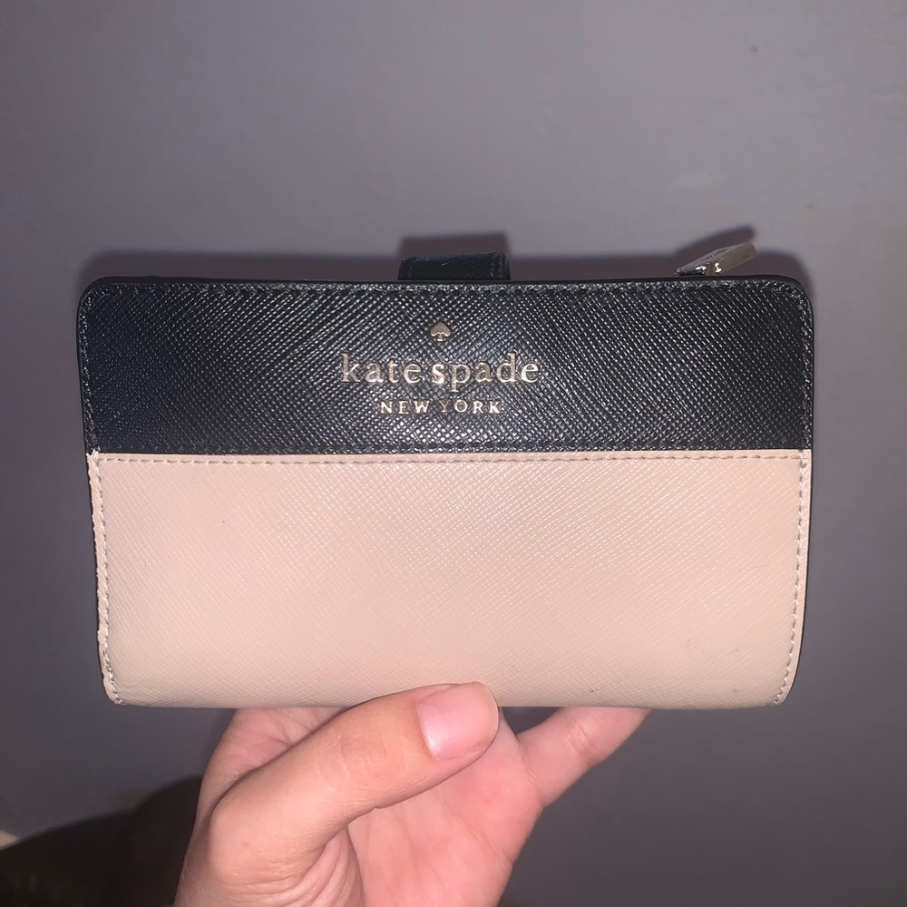 Kate Spade colorblock bifold SPACIOUS wallet